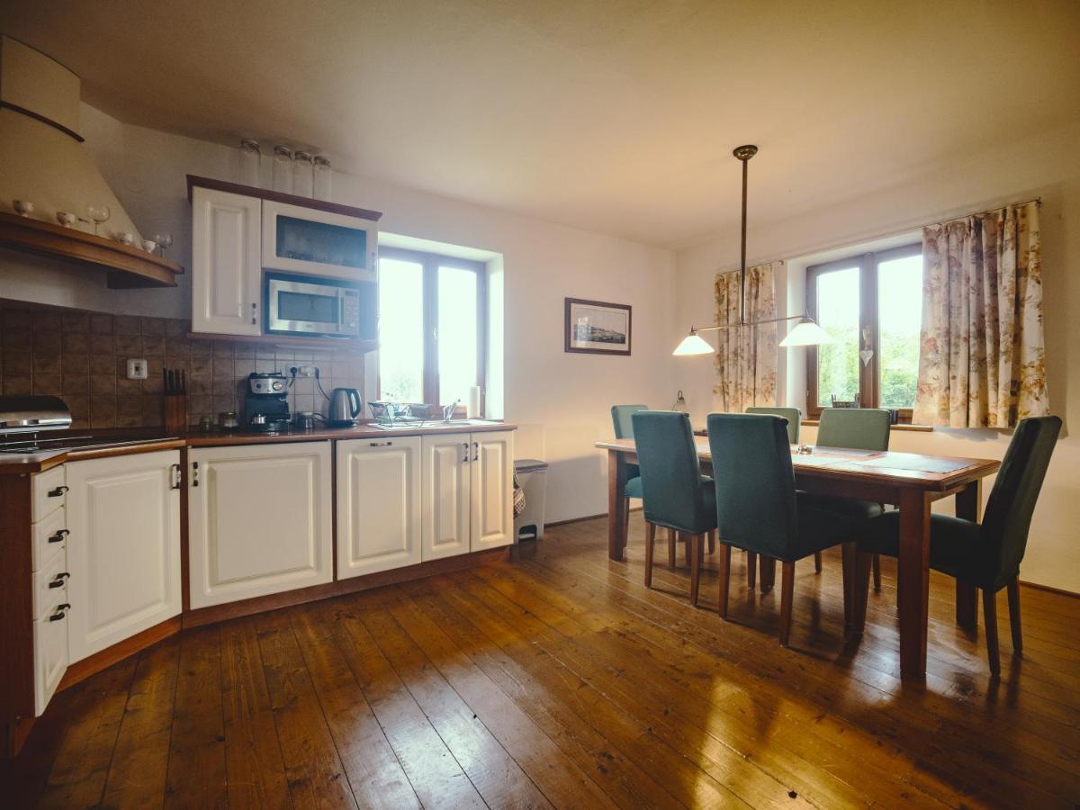 Cottage Bara Bozanov Екстер'єр фото