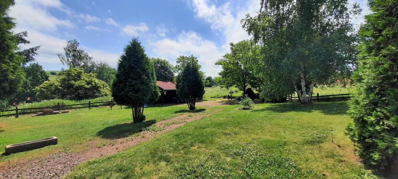 Cottage Bara Bozanov Екстер'єр фото