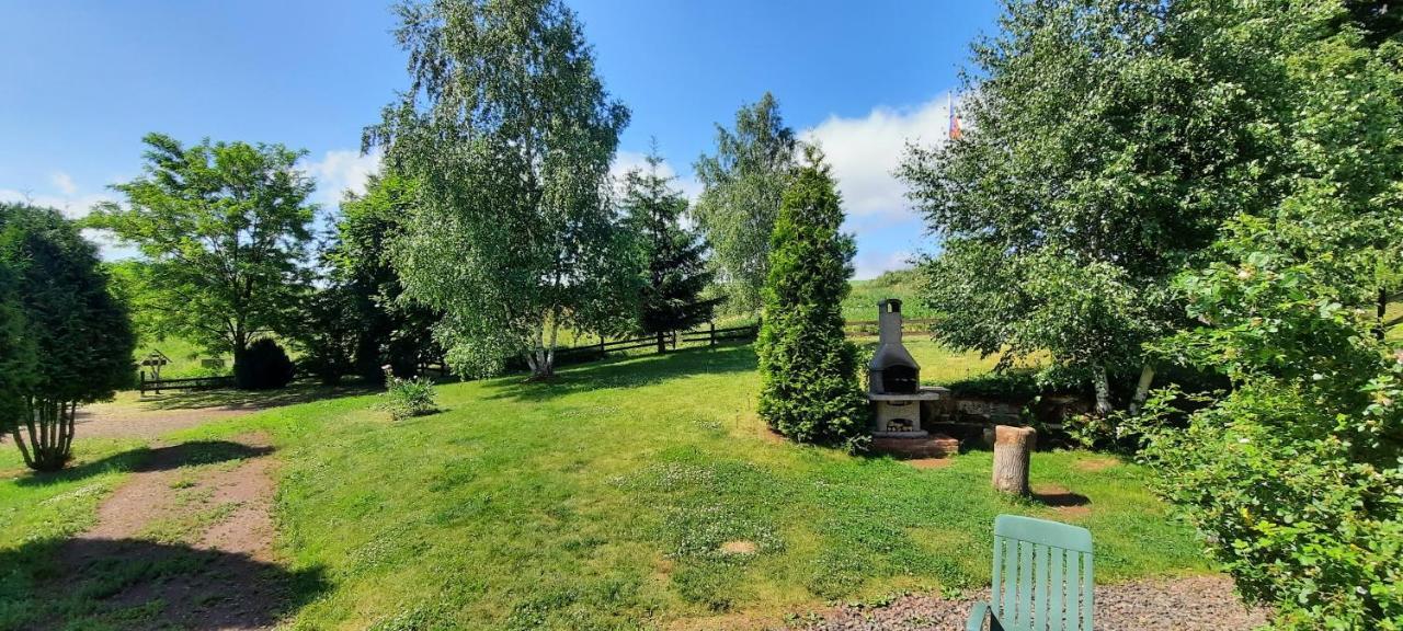 Cottage Bara Bozanov Екстер'єр фото